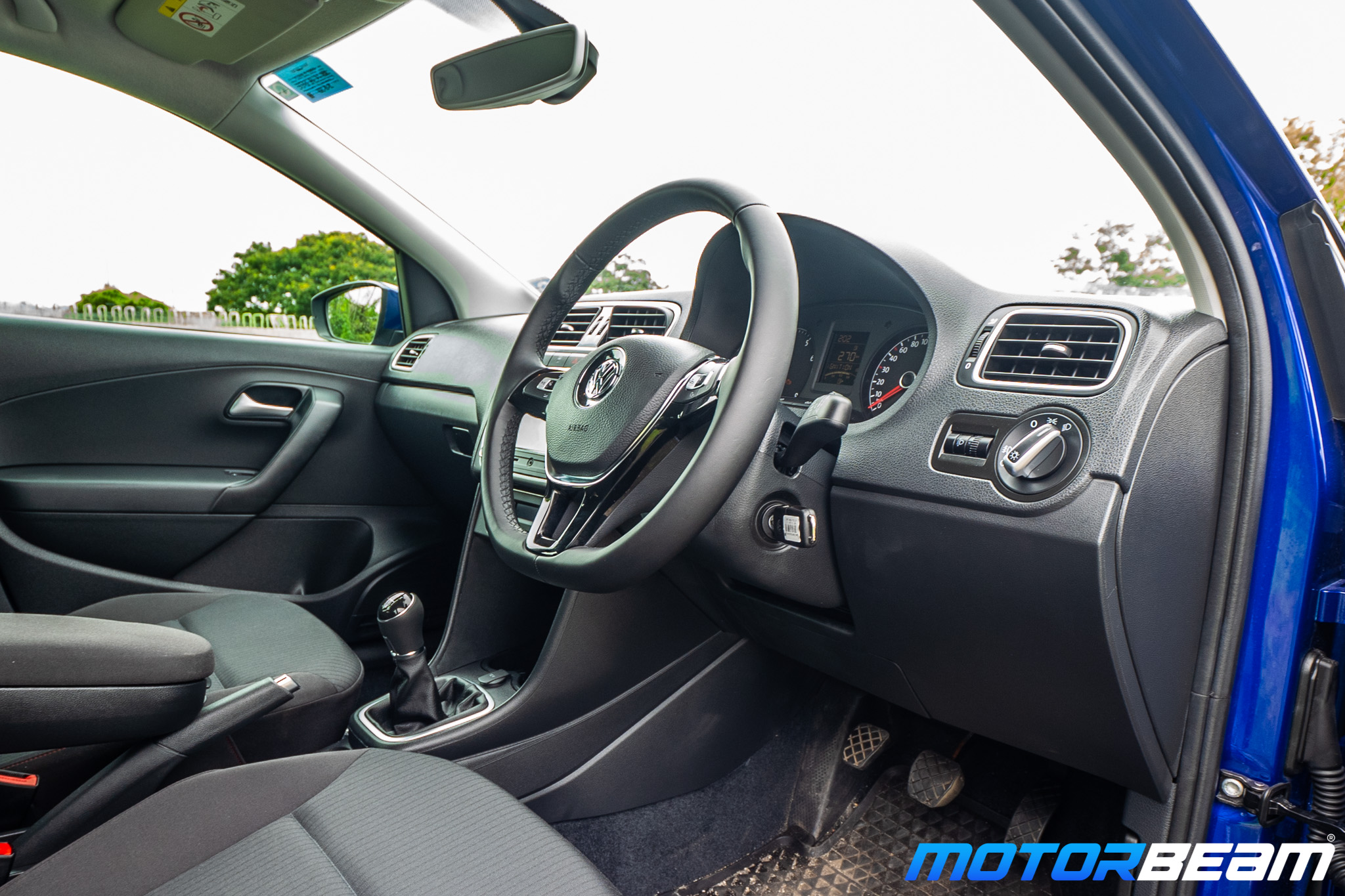 2020-Volkswagen-Polo-21