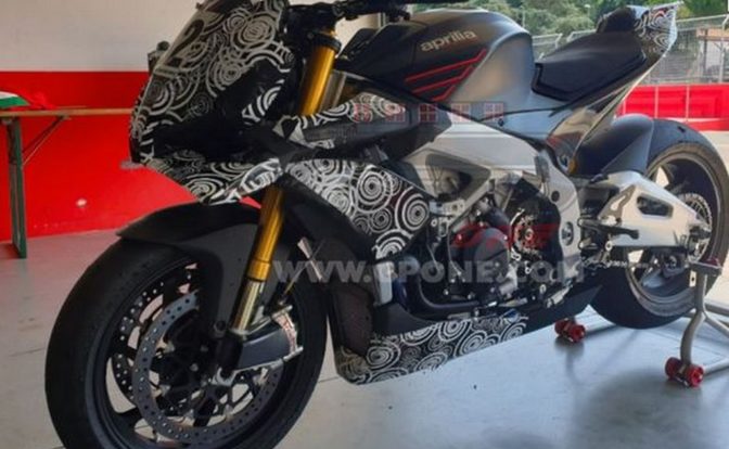 2021 Aprilia Tuono 1100 Spied
