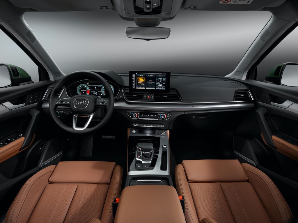 New 10.1-inch touchscreen infotainment system