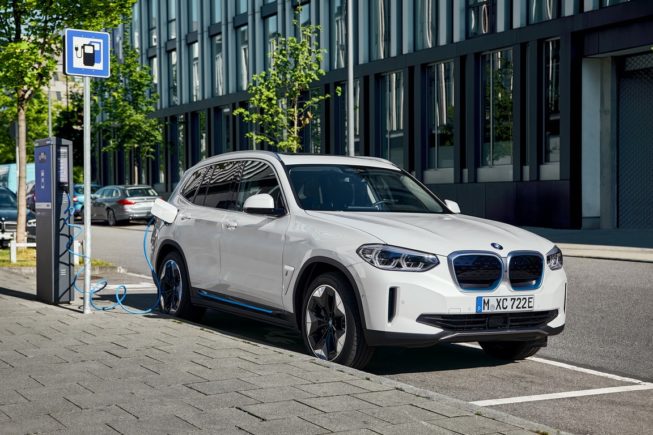 2021 BMW IX3 Front