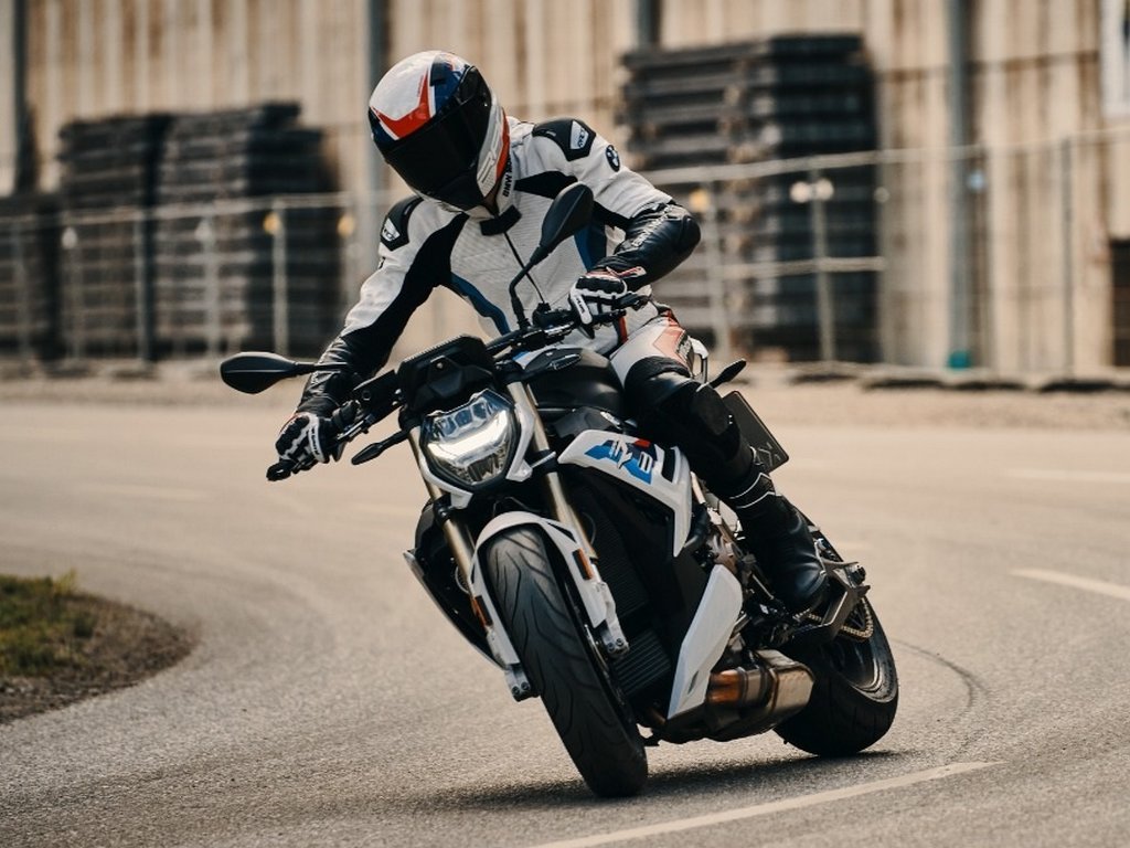 2021 BMW S 1000 R Price