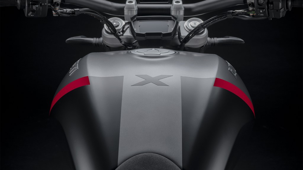 Fuel Tank And Cluster