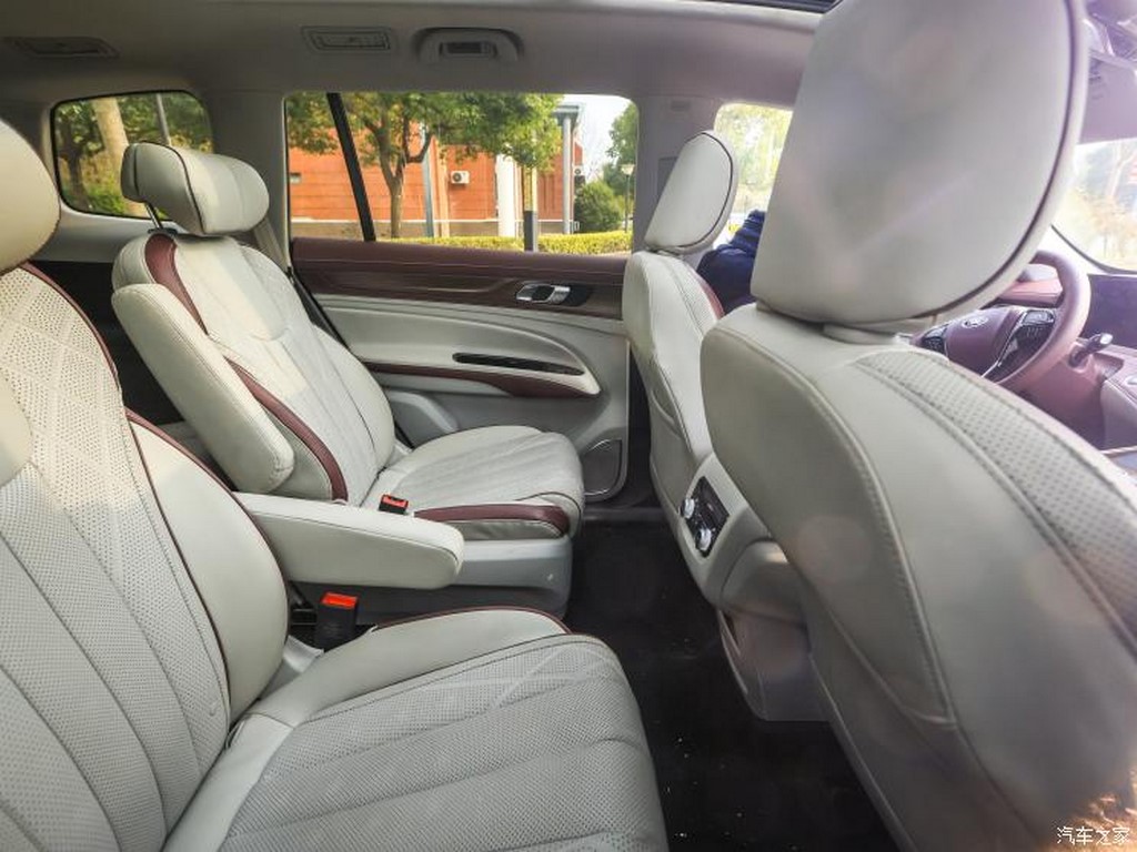 Captain Seats