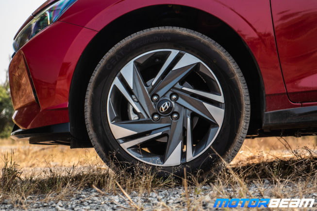 2021-Hyundai-i20-13