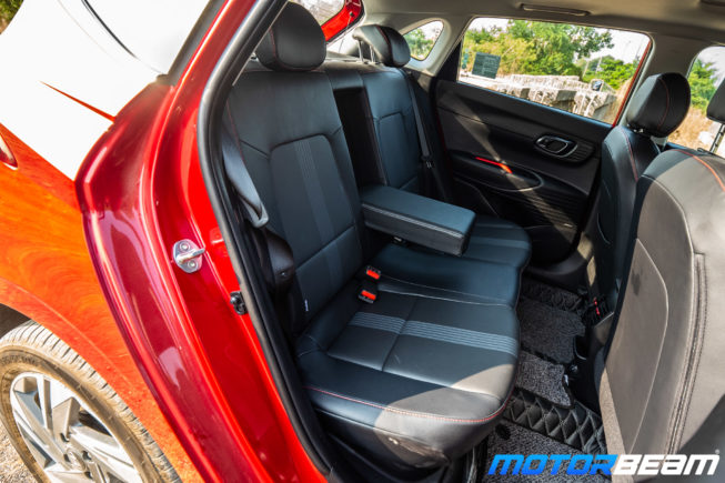 2021-Hyundai-i20-16