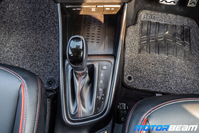 2021-Hyundai-i20-21
