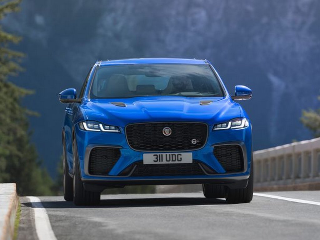 2021 Jaguar F-Pace SVR Front