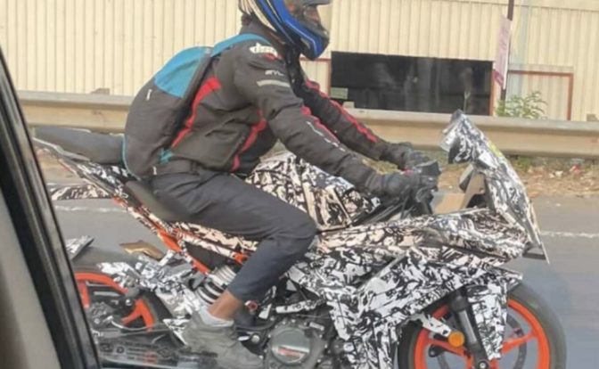2021 KTM RC 200 Spotted Side