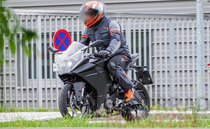 2021 KTM RC 390 Spied Front