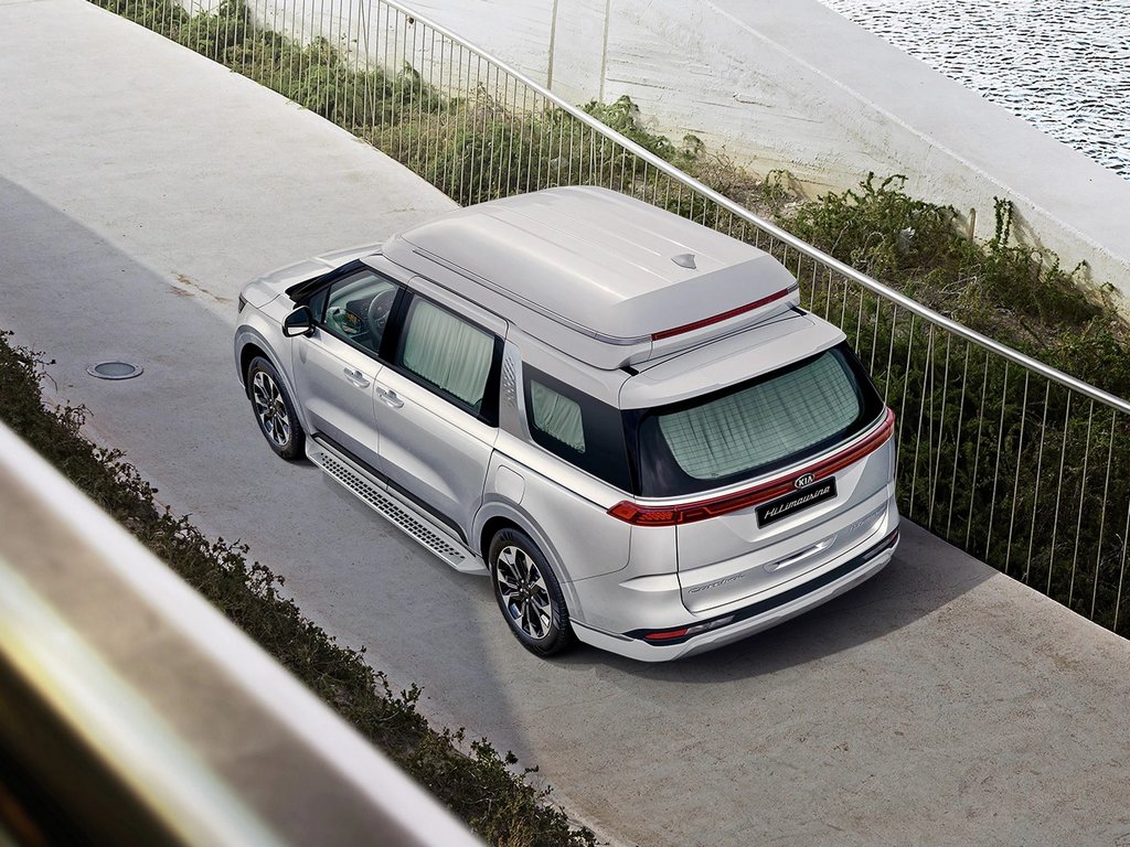 2021 Kia Carnival Limo Rear