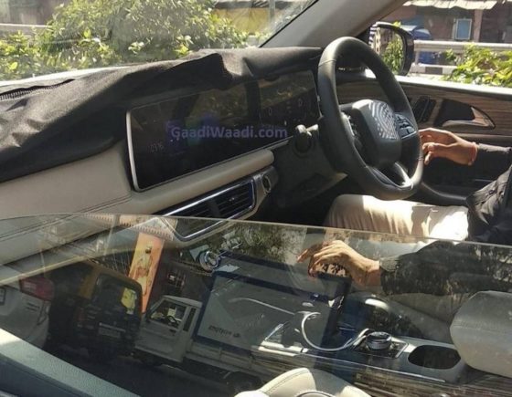2021 Mahindra XUV500 Dashboard