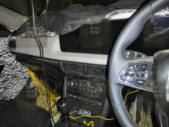 2021 Mahindra XUV500 Interior