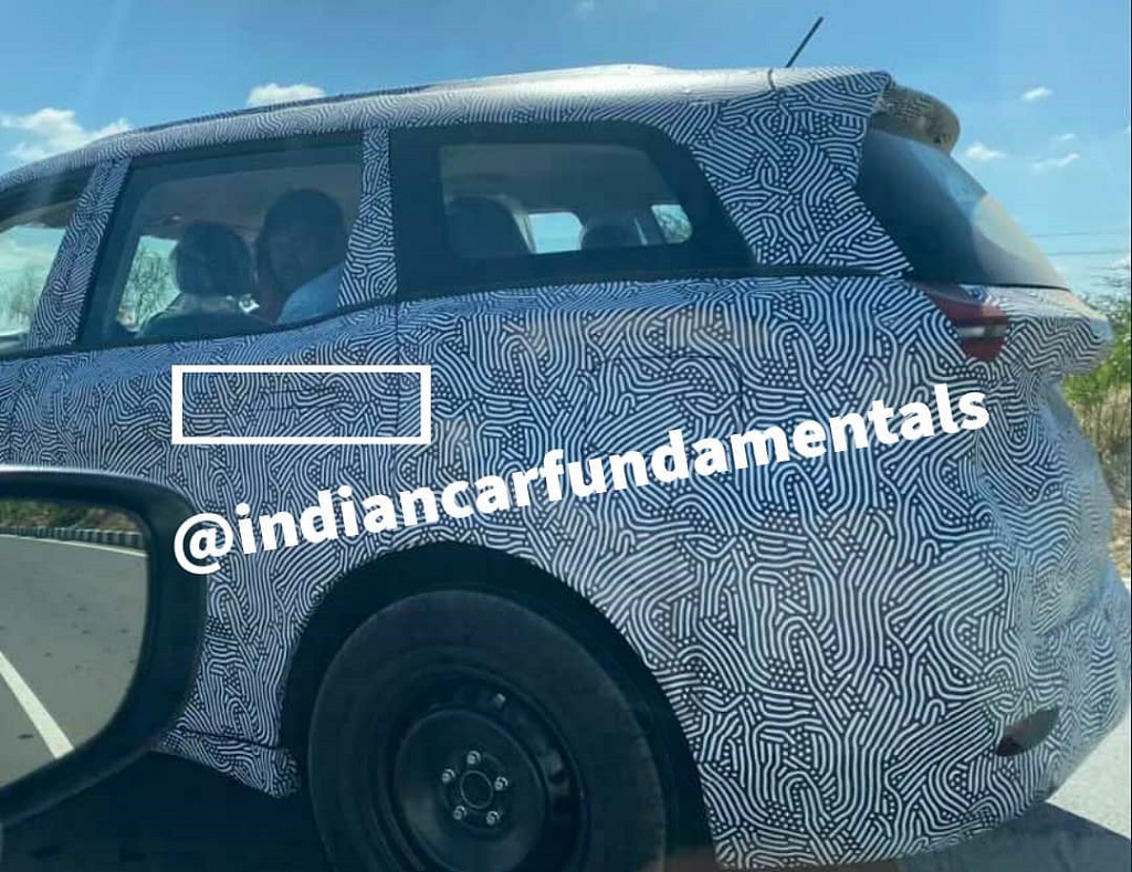 2021 Mahindra XUV500 Spied