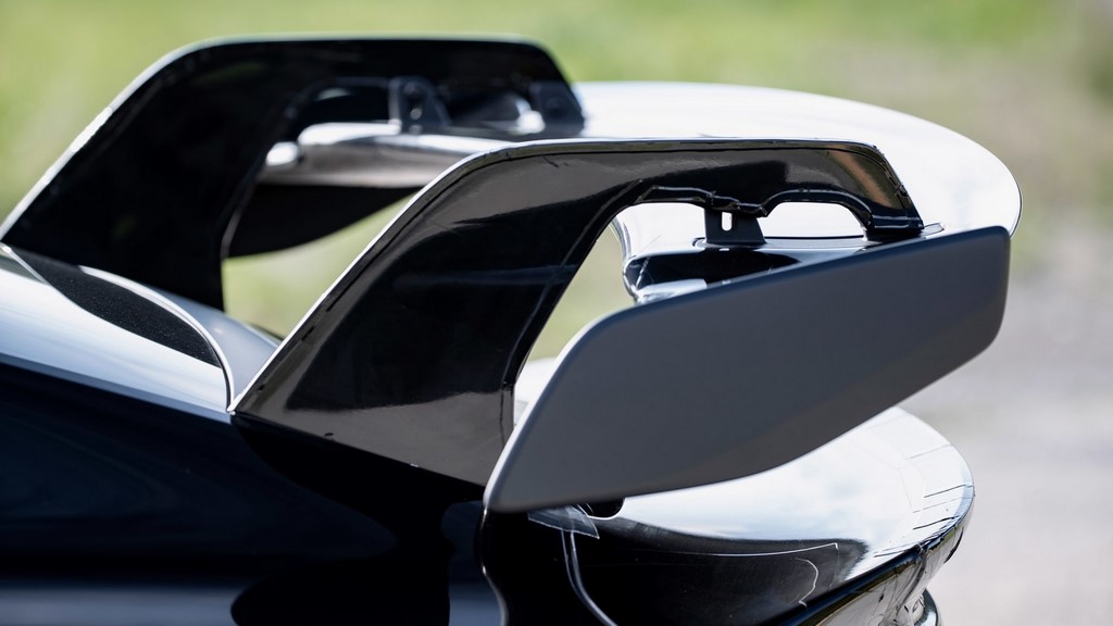 Rear Wing