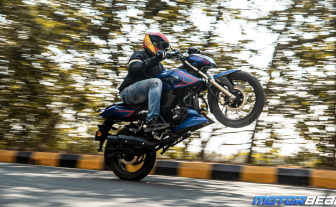 2021 TVS Apache RTR 200 4V Video Review