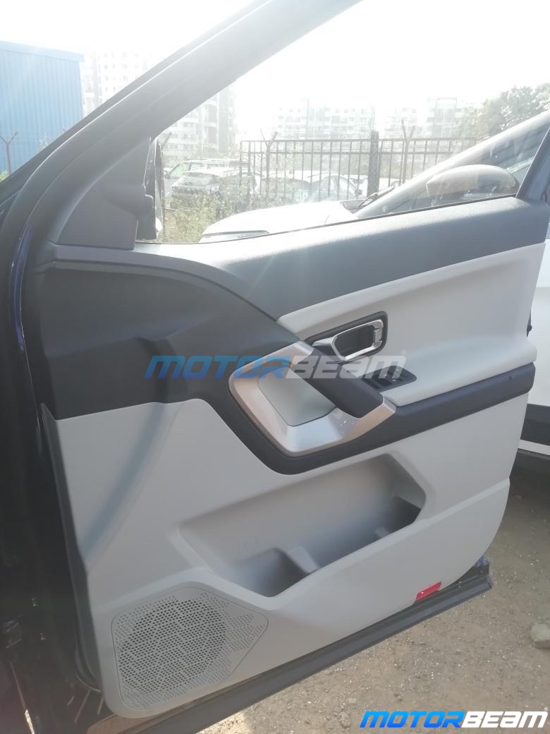 2021 Tata Safari Door