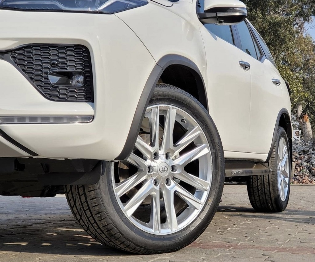 2021 Toyota Fortuner Aftermarket Alloy Wheels