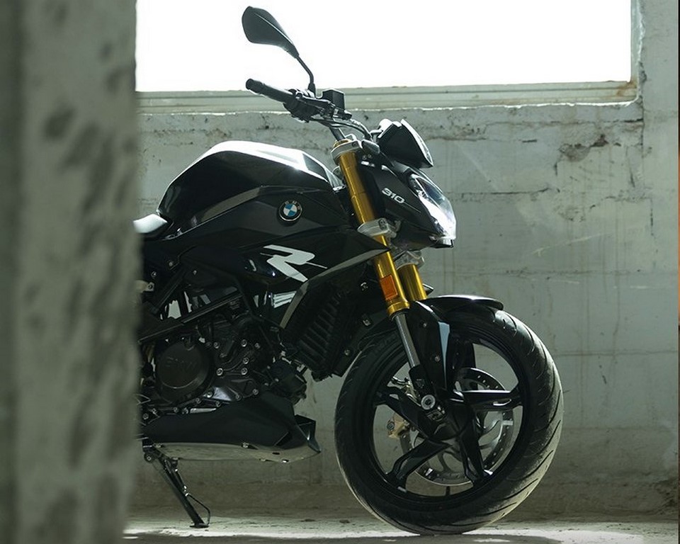 2022 BMW G 310 R Cosmic Black 2