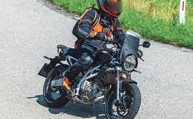 2022 Husqvarna Svartpilen 401 Spotted Front