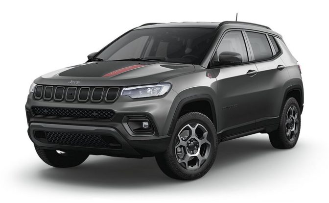 2022 Jeep Compass Trailhawk Front