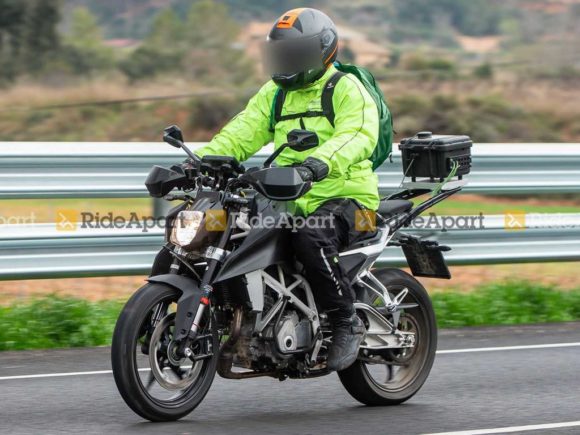 2022 KTM Duke 250 Spied