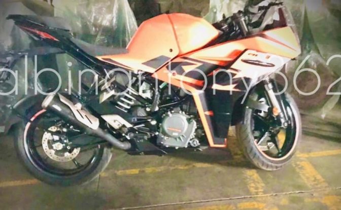 2022 KTM RC 390 Spied