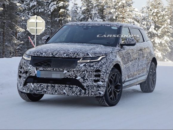 2022 Range Rover Evoque LWB Spied
