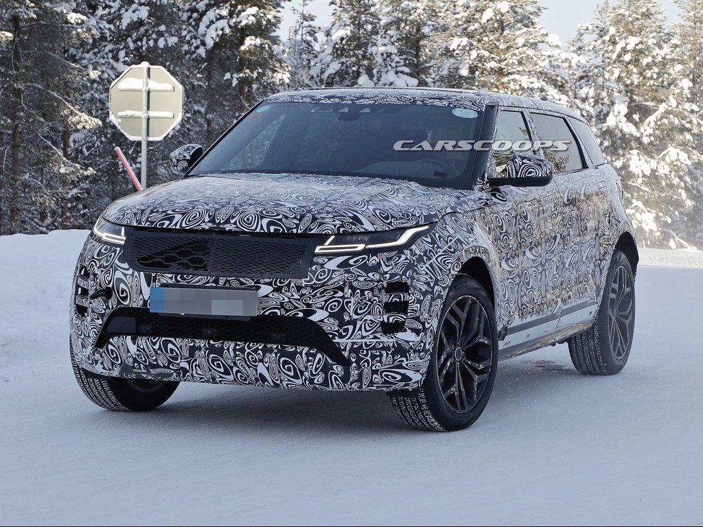 2022 Range Rover Evoque LWB Spied