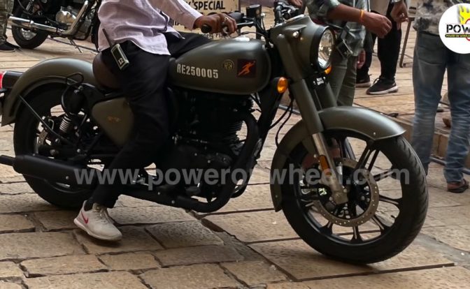 2022 Royal Enfield Classic Signals 350 Spotted