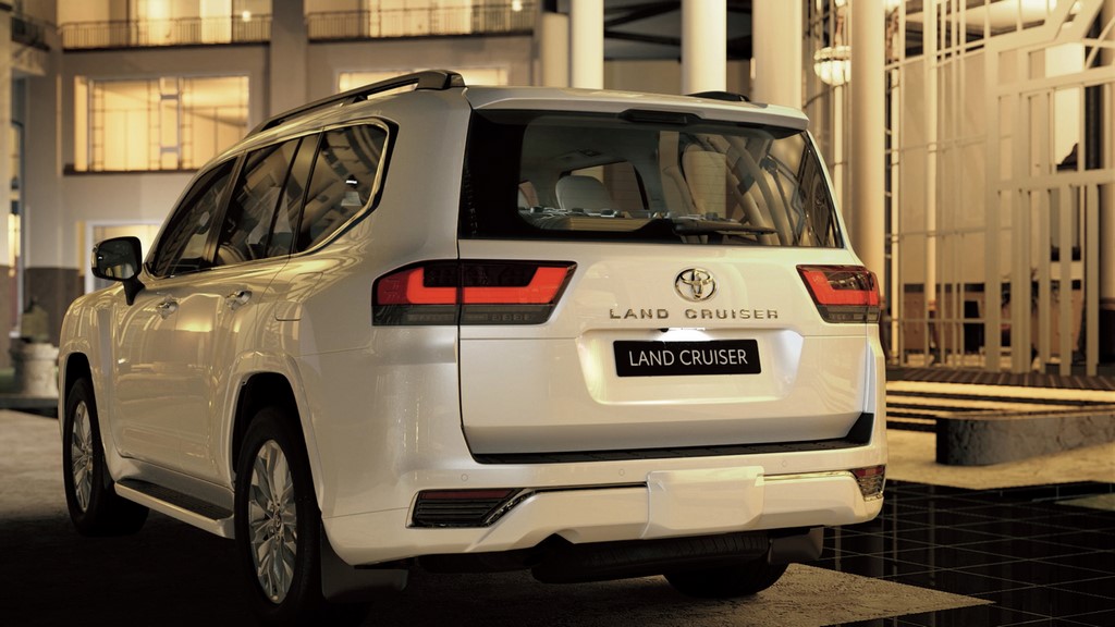 2022 Toyota Land Cruiser Rear