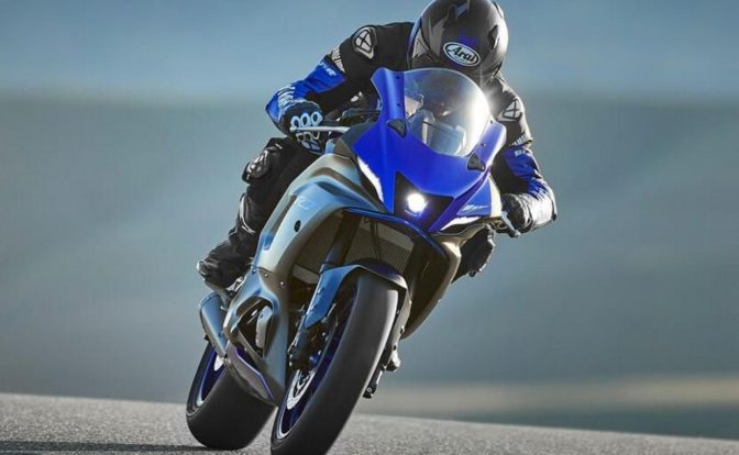 2022 Yamaha R7 Icon Blue