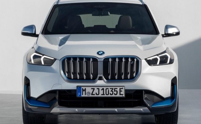 2023 BMW X1 Unveil Front