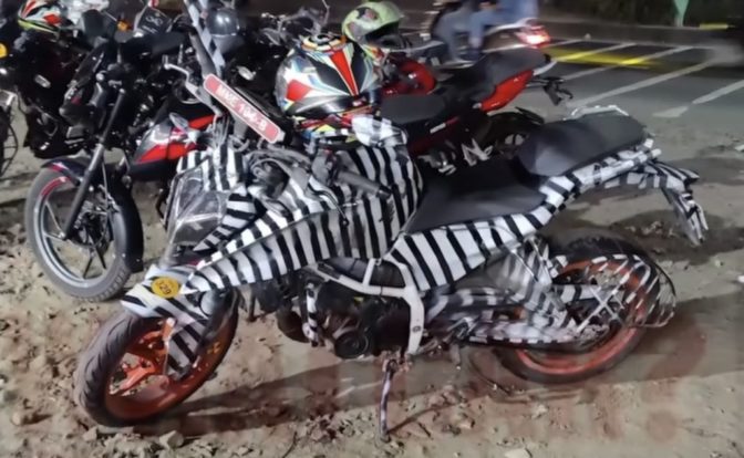 2023 KTM Duke 390 Spied