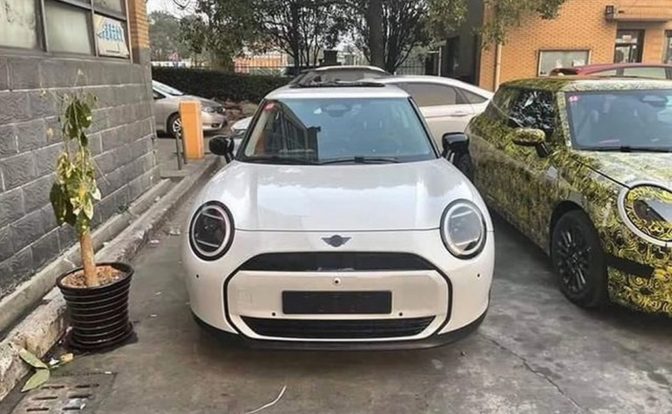 2023 MINI Cooper S Electric Spied