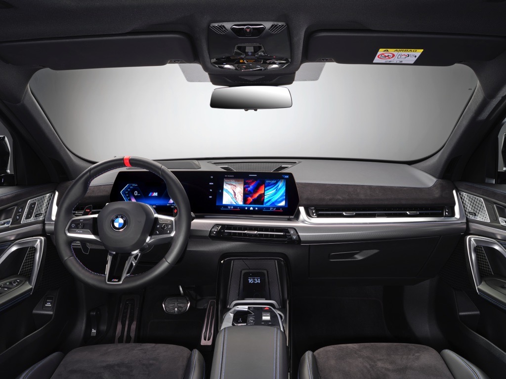2024 BMW X2 Interior