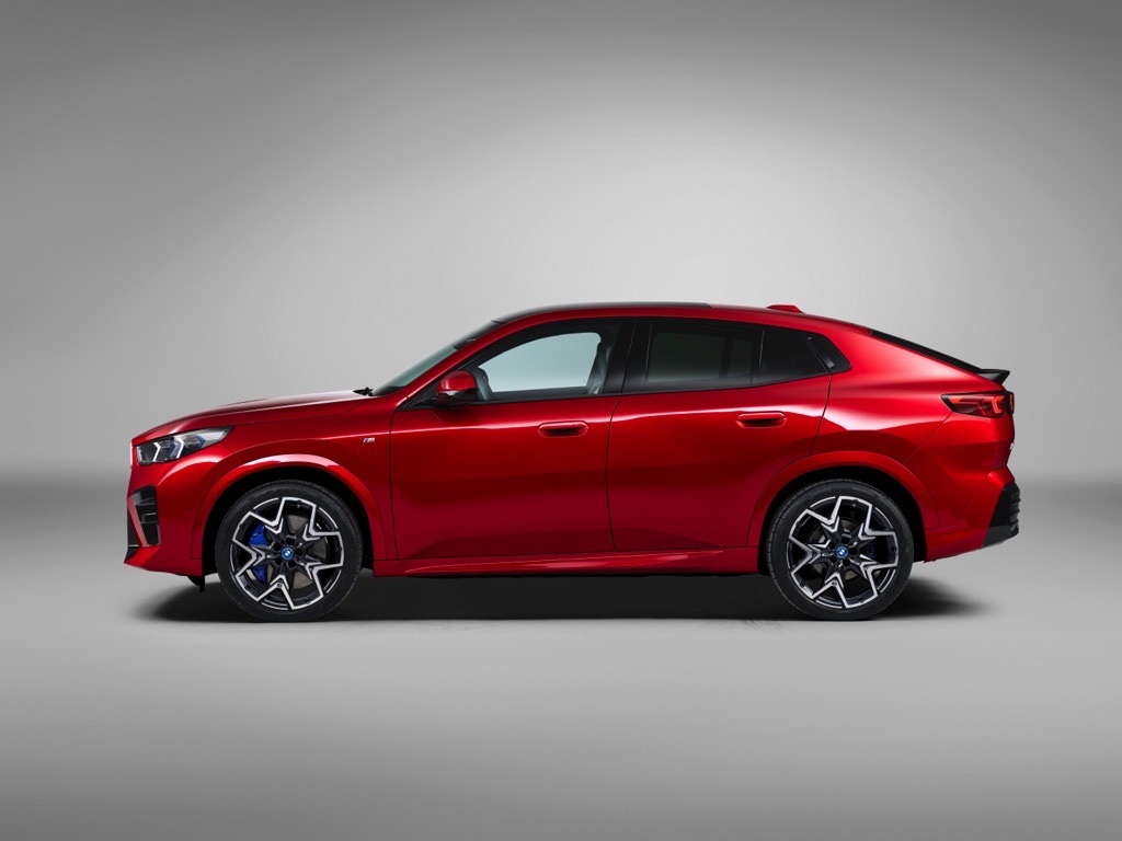 2024 BMW X2 Side