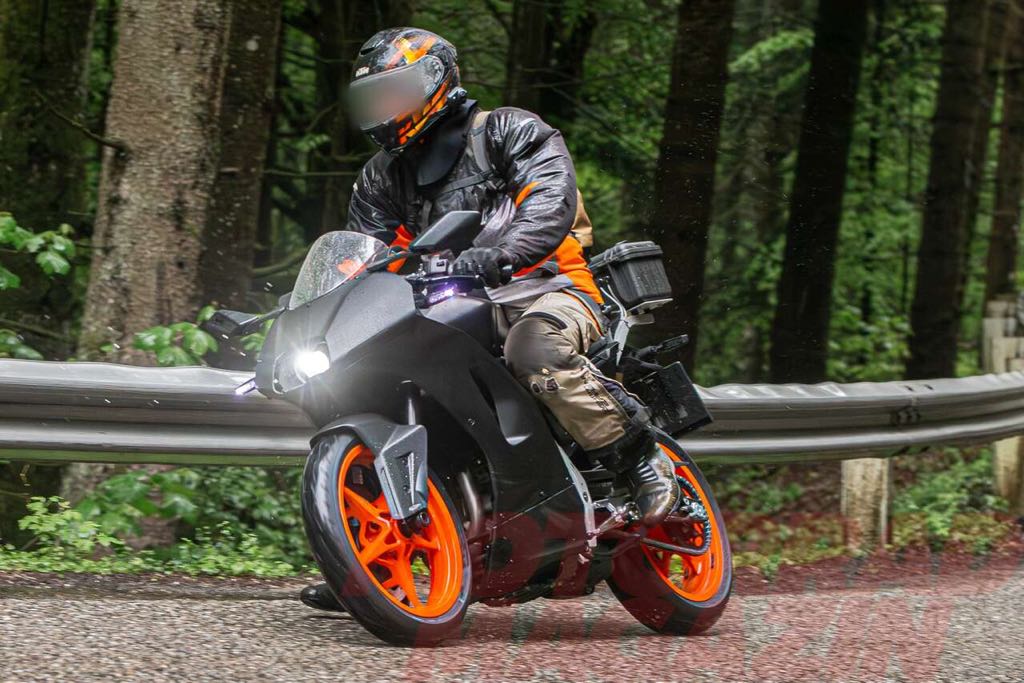 2024 KTM RC 390 Spied Front