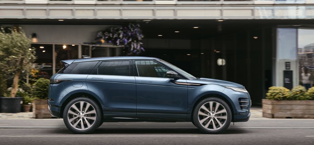 Side profile of the blue colour SUV