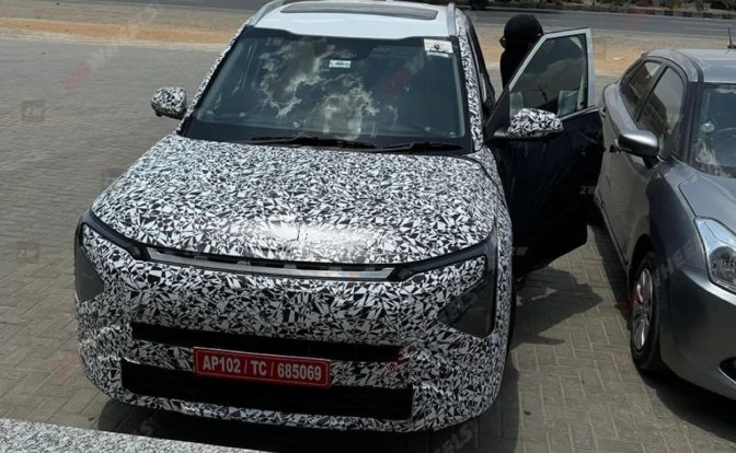 2025 Kia Carens Front Spied