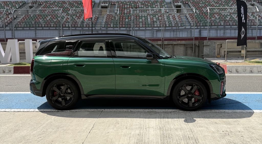 2025 MINI Countryman JCW All4 Side