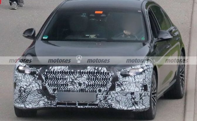 2025 Mercedes S-Class Prototype