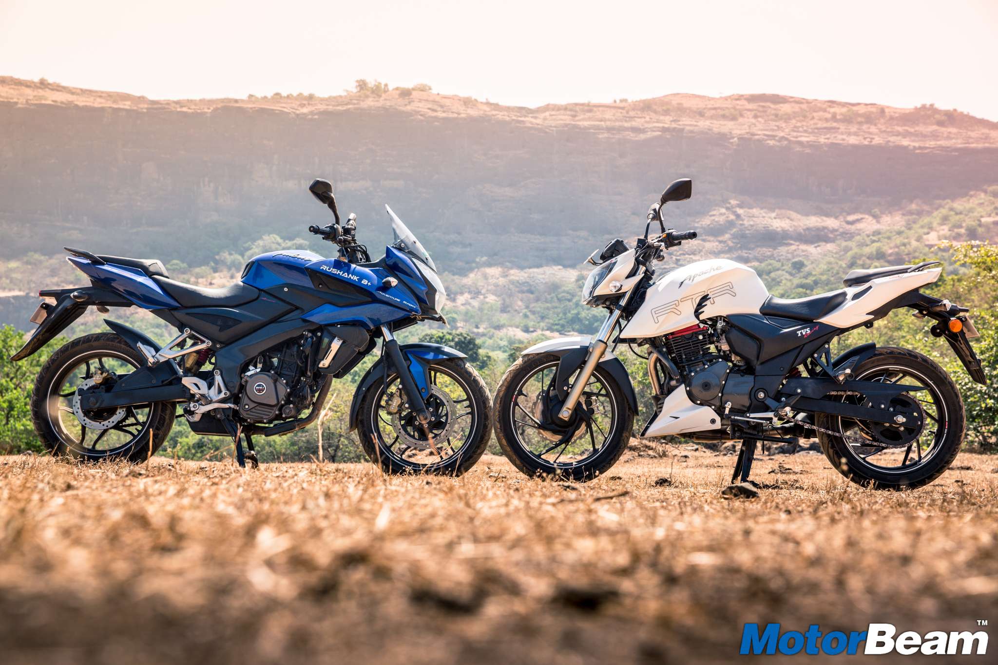 Apache 200 vs Pulsar AS 200