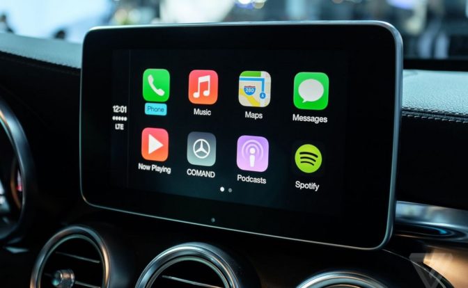 Apple CarPlay Features