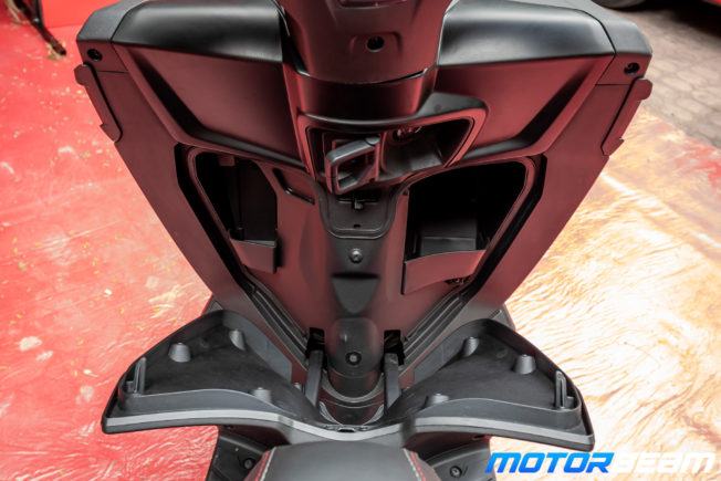 Aprilia SXR 125 Review 26
