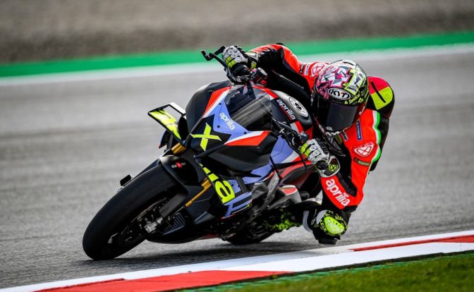 Aprilia Tuono V4 X
