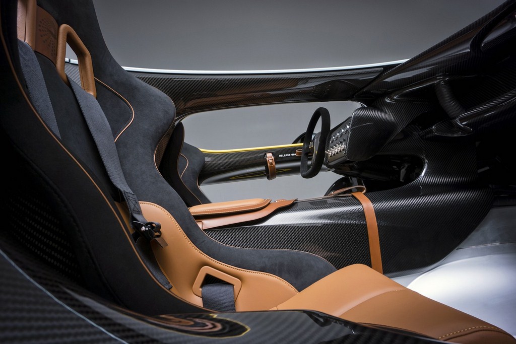 Aston Martin CC100 Speedster Interior
