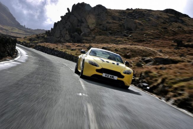 Aston Martin V12 Vantage S Wallpaper