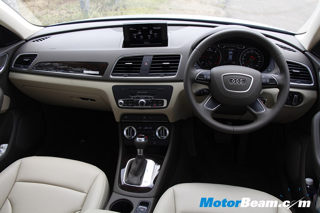 Audi Q3 Dynamic Dashboard