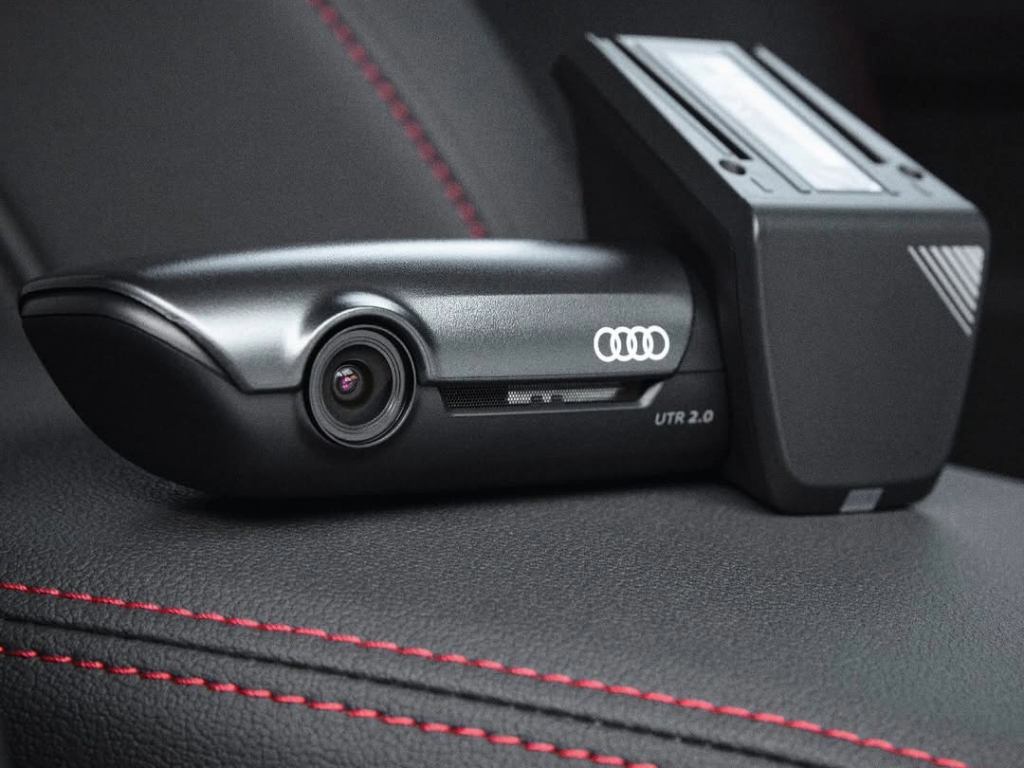 Audi Q7 Signature Edition dashcam