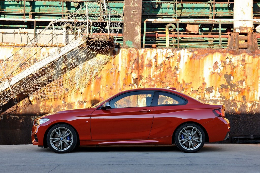 BMW 2-Series Side